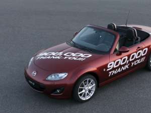 Mazda a livrat modelul MX-5 cu numărul 900.000
