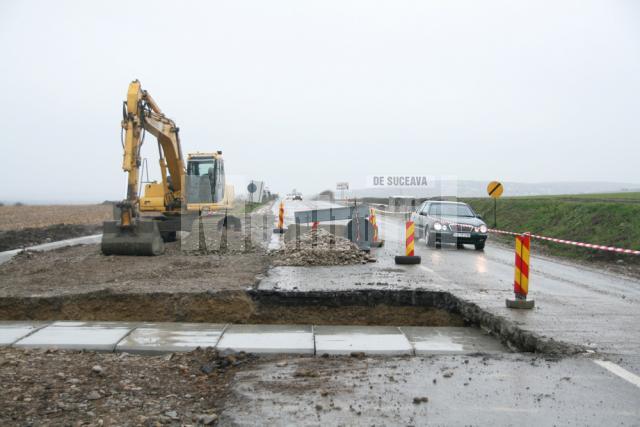 Traficul rutier se desfăşoară pe un singur sens