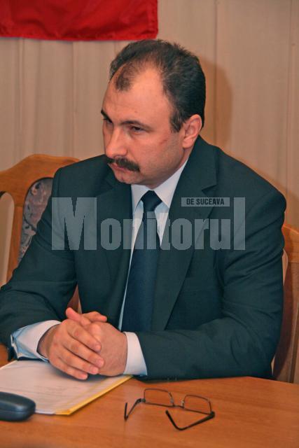 Prefectul Sorin Popescu a arătat că membrii comisiei au descoperit zece nereguli în organizarea licitaţiei