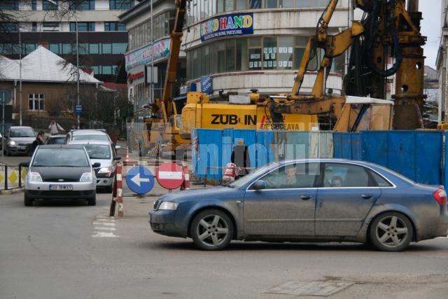 Pe strada Mihai Eminescu, timp de două săptămâni va fi sens unic, din cauza lucrărilor de modernizare a clădirii fostului Cinema Modern