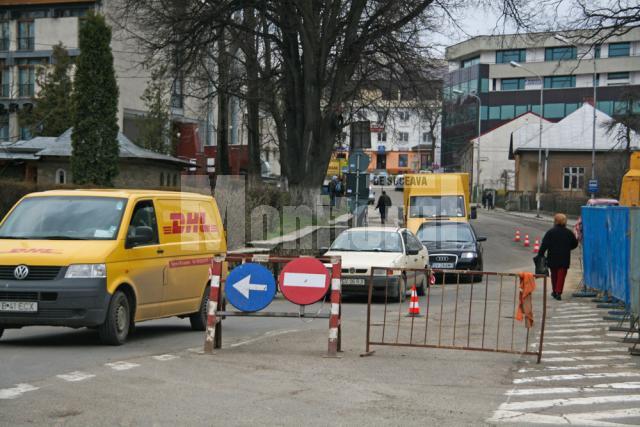 Pe strada Mihai Eminescu, timp de două săptămâni va fi sens unic, din cauza lucrărilor de modernizare a clădirii fostului Cinema Modern