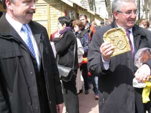 Vicepreşedintele CJ Vasile Ilie şi primarul Ion Lungu la startul manifestărilor din cadrul proiectului „Paştele în Bucovina”