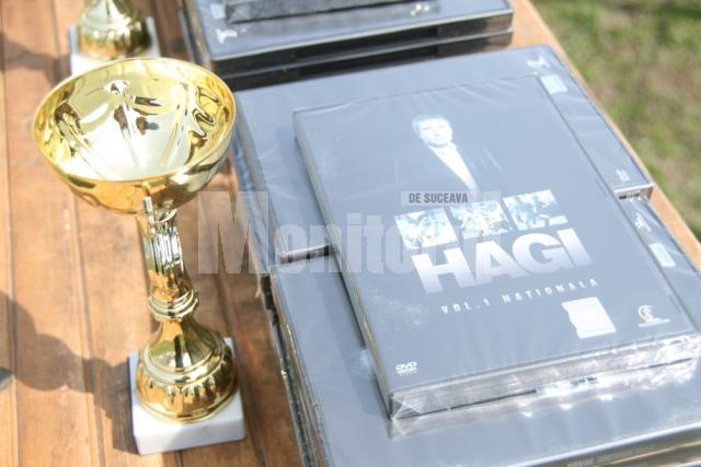 Câştigătorii au primit cupe şi dvd-uri cu Hagi