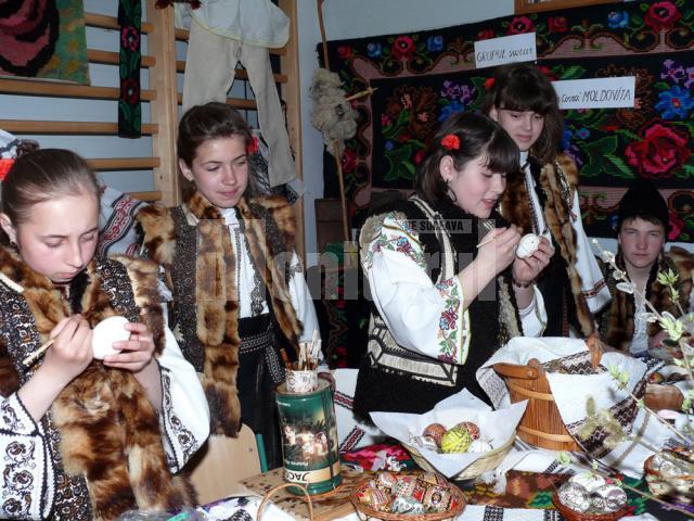 Festivalul Ouălor Încondeiate a ajuns la ediţia a V-a