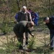 Philip Rozopol şi comisarii de mediu, plantând viitorii arbori din parcul Şipote