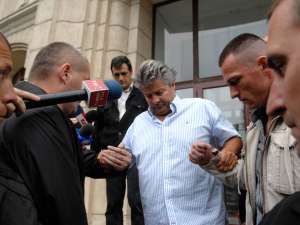 Sorin Ovidiu Vîntu a fost ridicat, miercuri, în urma unui flagrant delict organizat de procurori Foto: MEDIAFAX