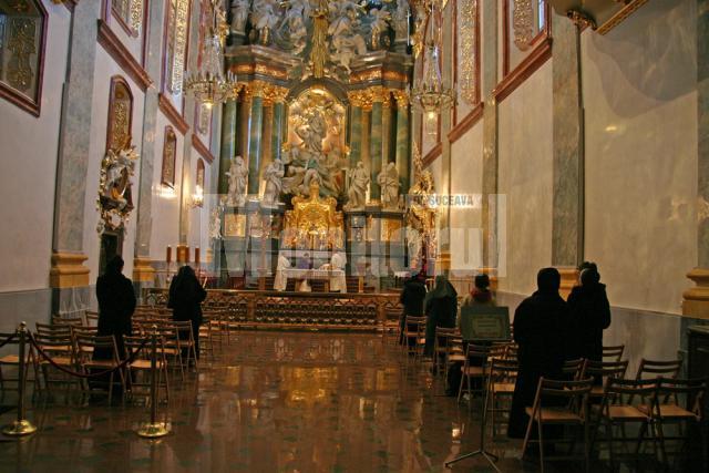 O latură a basilicii de la Czestochowa este refăcuta cu bani europeni