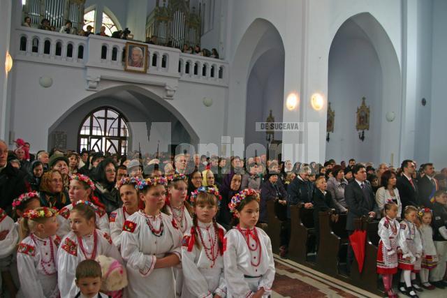 Câteva sute de credincioşi l-au omagiat pe Papa Ioan Paul al II-lea