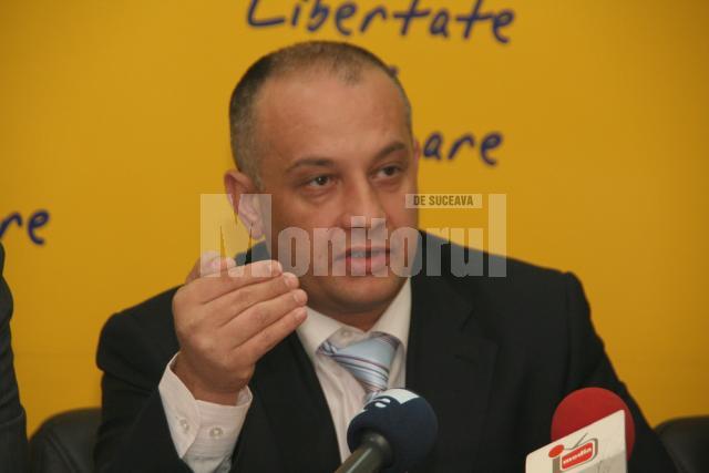 Alexandru Băişanu: „Este anormal ca Flutur şi Lungu să monitorizeze intrarea într-un partid într-o ţară civilizată”