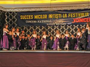 185 de formaţii de preşcolari participă astăzi la Festivalul Concurs „Voinicelul”