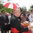 Credincioşii l-au întâmpinat cu pâine şi sare pe Cardinalul Stanisław Dziwisz