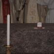 În această cutiuţă este fiola cu o picătura din sângele Papei Ioan Paul al II-lea
