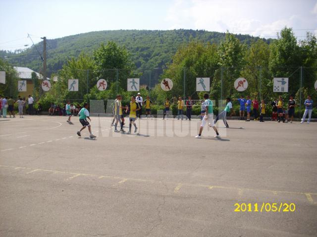 Competiţie sportivă pentru copii cu dizabilităţi la Gura Humorului