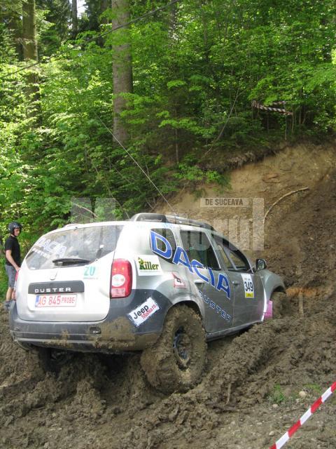 Dacia Duster, una din vedetele Bucovina Offroad