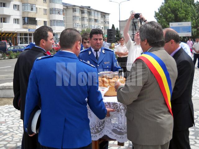 Monumentul Eroilor din Piaţa “Nada Florilor” din Fălticeni