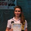 Elena  Dinuţa Costache cu Diploma şi Trofeul Lira de Aur