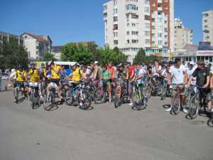 Aproape 250 de rădăuţeni au participat ieri la un tur ciclist de agrement
