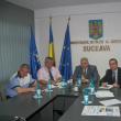 Şefii de la Bucureşti, Marin Moţoc şi Constantin Gabriel, în centrul imaginii, au organizat instruirea de ieri, de la Suceava