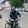 Gheorghe Flutur şi-a achiziţionat în cursul zilei de ieri o bicicletă, pe care a probat-o pe traseul de la Consiliul Judeţean şi până la ieşirea din Suceava spre Gura Humorului