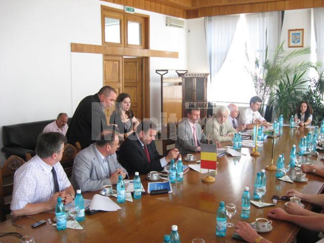 Autorităţile din Suceava şi Cernăuţi sunt de acord cu proiectul de construcţie a unei autostrăzi Nord - Sud