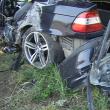 Impactul BMW-ului cu copacul de pe marginea drumului a fost deosebit de violent