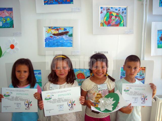 Cei patru copii de la Grădiniţa din Ipoteşti, premianţii ediţiei din acest an ai Taberei de creaţie pentru preşcolari