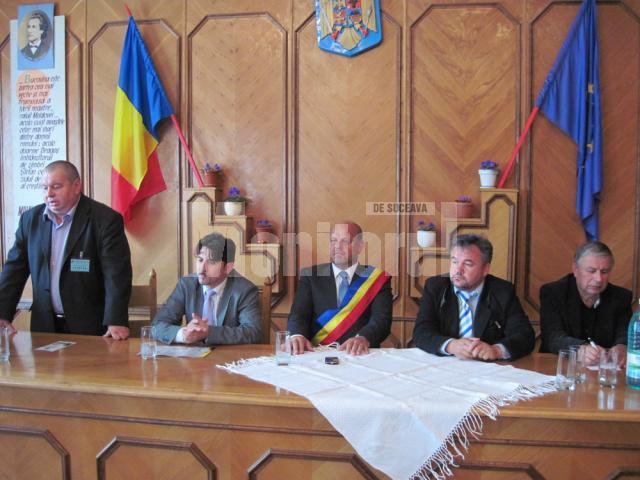 Primarul Rădăuţiului, Aurel Olărean, a deschis ieri, în mod oficial, manifestările din cadrul  Zilelor Municipiului Rădăuţi