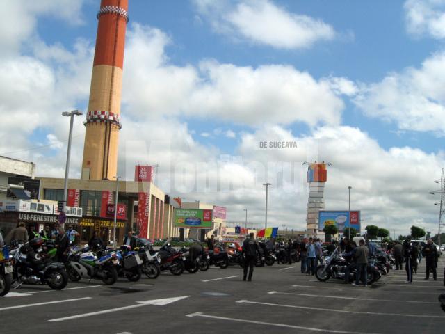 Expoziţie de motociclete în parcarea Iulius Mall