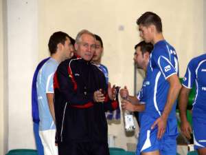 Antrenorul Victor Pancu, pe vremea când îi oferea indicaţii lui Bogdan Olteanu