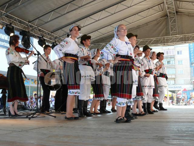 Festivalului Folcloric Naţional „Şezătoarea copiilor”