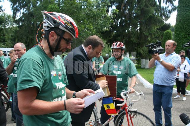 Flutur a venit alături de cicliştii care au ajuns la Putna