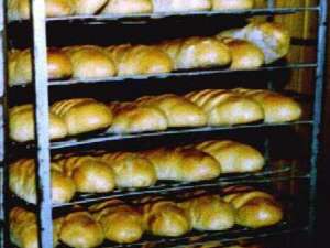 Comercianţii de pâine vor fi obligaţi să vândă produse cu greutatea de minim 200 de grame