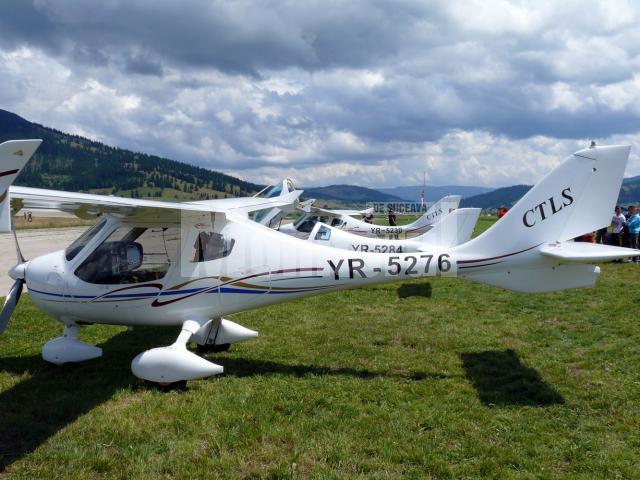 Spectacol în aer la aerodromul de la Floreni