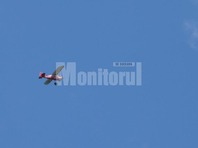 Spectacol în aer la aerodromul de la Floreni