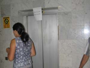 În următoarele două săptămâni, liftul Primăriei Suceava nu va fi funcţional