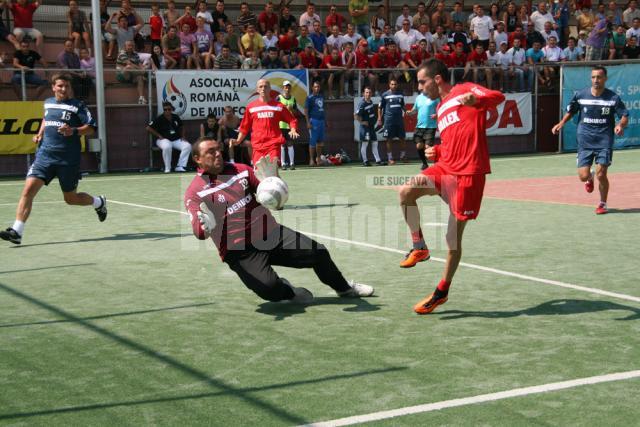 Railex Suceava, echipament roşu, a câştigat trofeul primei ediţii