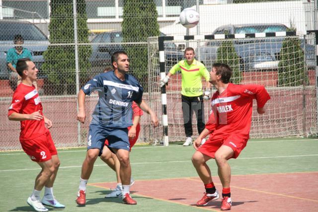 Railex Suceava, echipament roşu, a câştigat trofeul primei ediţii