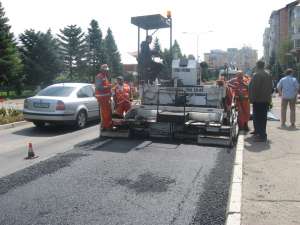 O porţiune din drumul european 85 care trece prin centrul municipiului Fălticeni va fi asfaltată în totalitate
