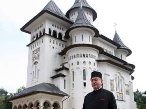Preotul Mircea Nuţu îşi vede împlinit visul de a duce la bun sfârşit lucrările la Catedrala Naşterea Maicii Domnului