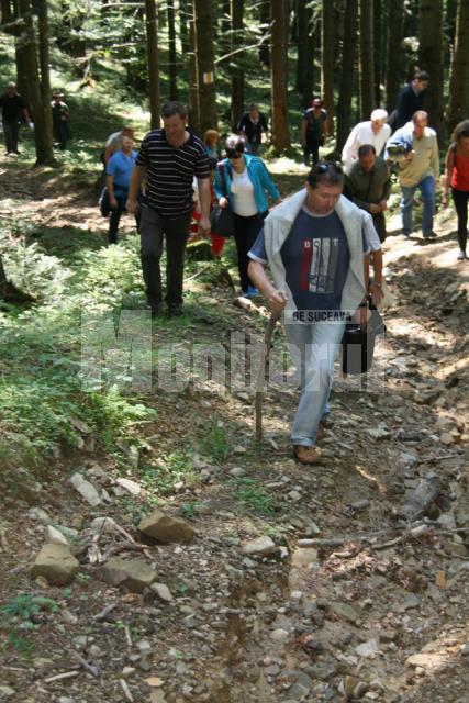 Şefii de instituţii au parcurs pe jos un traseu de 4 kilometri