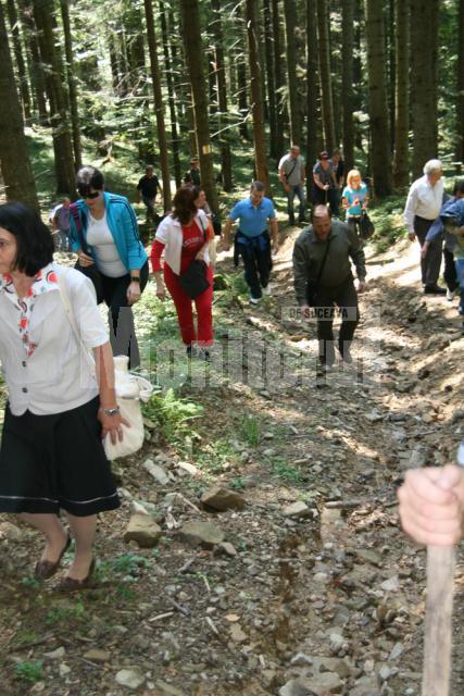 Şefii de instituţii au parcurs pe jos un traseu de 4 kilometri