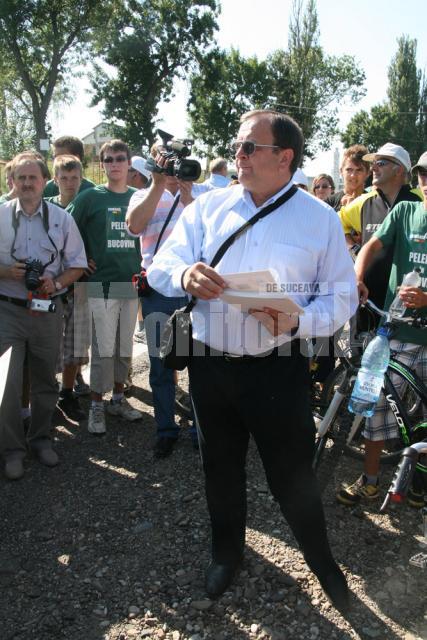 Pelerinii veniţi de la Roman au fost întâmpinaţi de Gheorghe Flutur