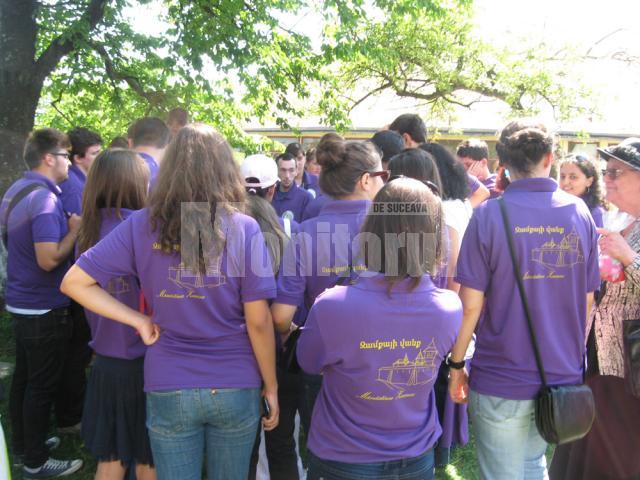Tineri armeni la şcoala de vara