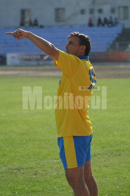 Florin Cristescu, „antrenorul-jucător” al echipei de old-boys din Suceava