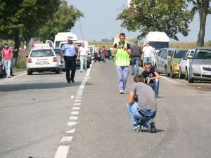 Un poliţist a murit, iar un altul e grav rănit la spital, după ce s-au răsturnat cu Logan-ul Poliţiei Rutiere