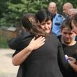 Văduva şi copii lui Niculai Costeniuc, în mijlocul colegilor veniţi la înmormantare
