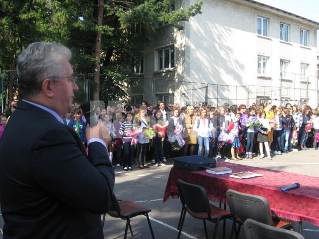 Ion Lungu, tur de forţă la şcolile din municipiul Suceava