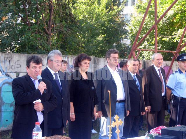 Directorul CN de Informatică, Virginel Iordache, a avut ca invitaţi speciali pe primarul Ion Lungu şi deputatul Cătălin Nechifor