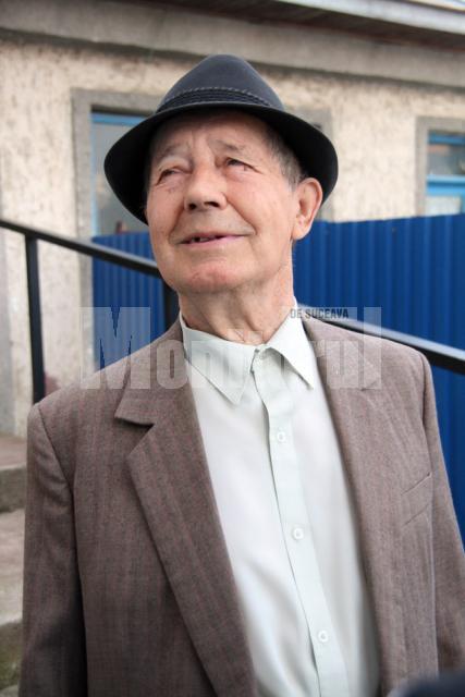 Costică Rotariu, pensionar pompier in vârstă de 84 de ani