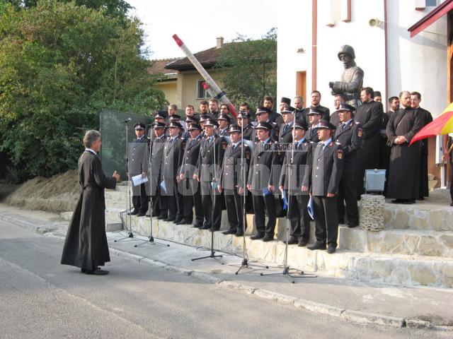 Zeci de pompieri, prezenţi joi la hramul Bisericii Militare „Sf. Ierarh Iosif de la Partoş”